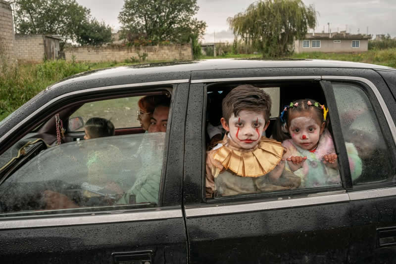 Urban Photo Awards 2026: 35 Finalist Photos That Turn Everyday Streets Into Art 47 Photo by Daniel Ramos - Urban Photo Awards 2026 Street Finalists