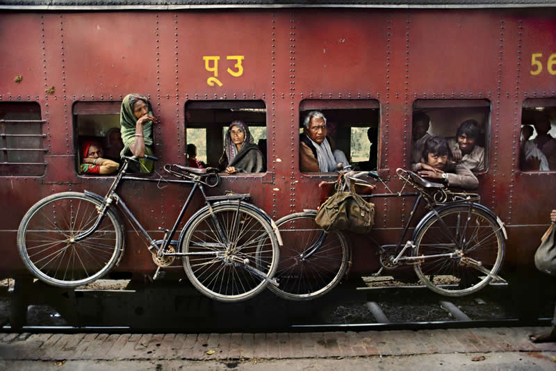 Timeless Color Photos from the Most Celebrated Photographers