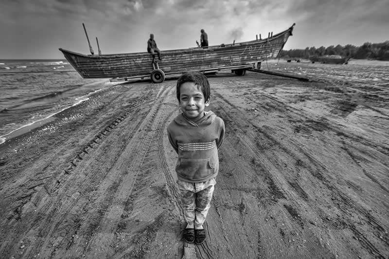 Documentary - Jury Choice: Song of Net and Rope by Aref Tahmasebi, Iran - 12Awards Photography Competition Winners