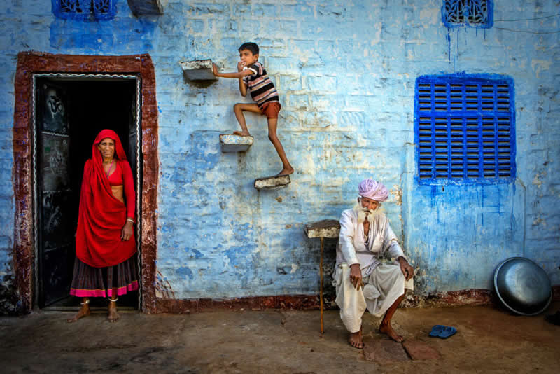 Travel - Jury Choice: Jodhpur family by Isa Ebrahim, Bahrain - 12Awards Photography Competition Winners