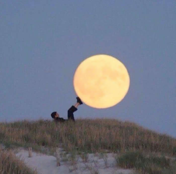 Unusual Photos That Look Like They Belong in a Modern Art Gallery