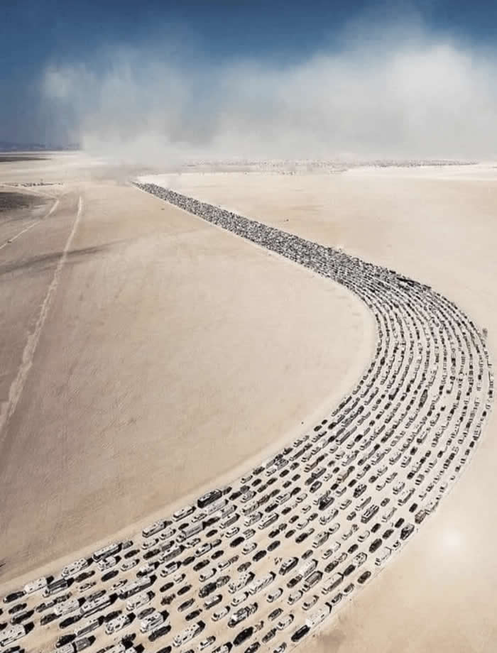 Unusual Photos That Look Like They Belong in a Modern Art Gallery