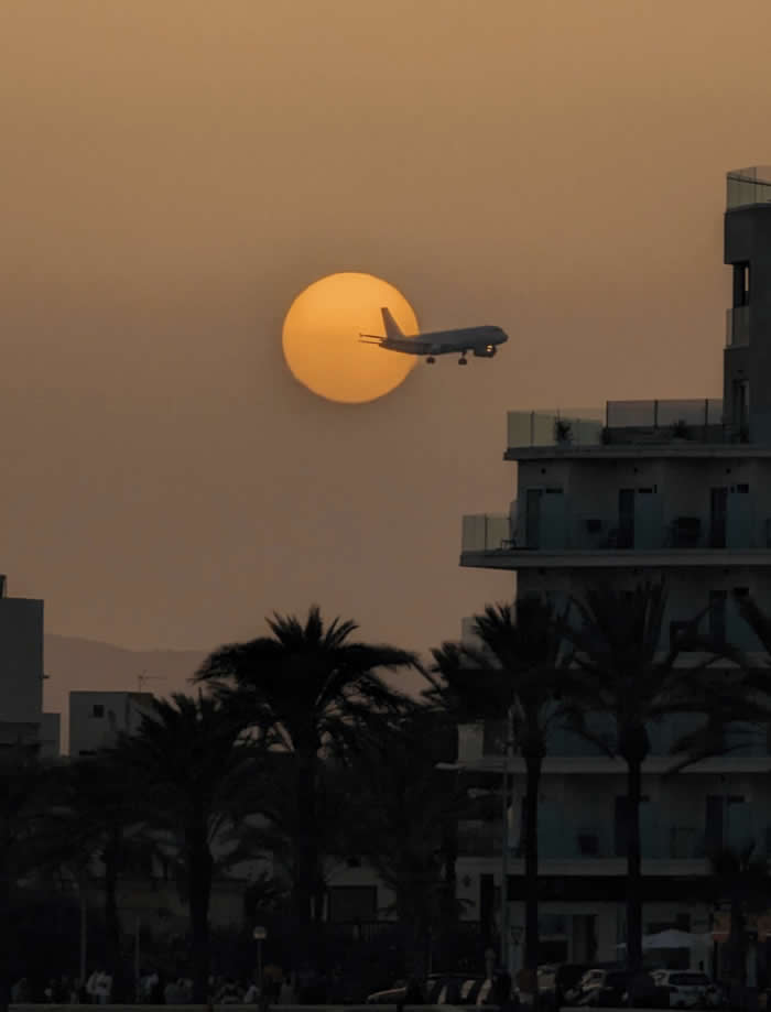 Unusual Photos That Look Like They Belong in a Modern Art Gallery