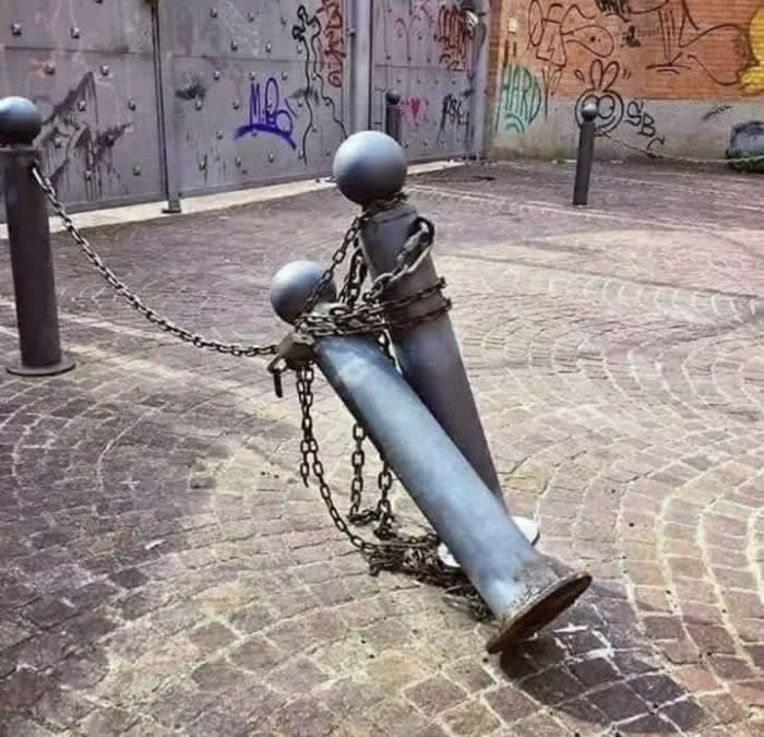 Unusual Photos That Look Like They Belong in a Modern Art Gallery