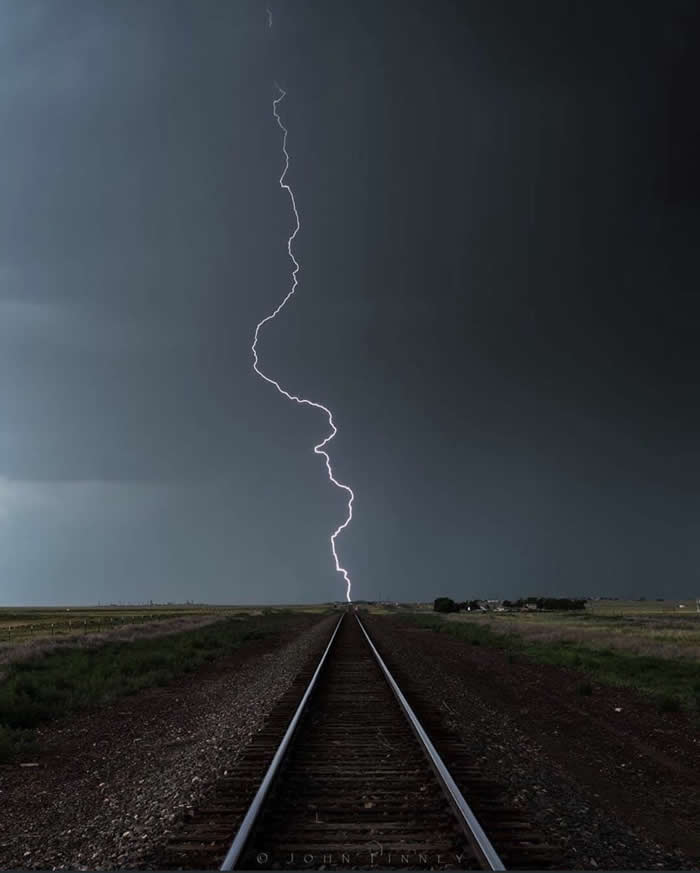 Unusual Photos That Look Like They Belong in a Modern Art Gallery