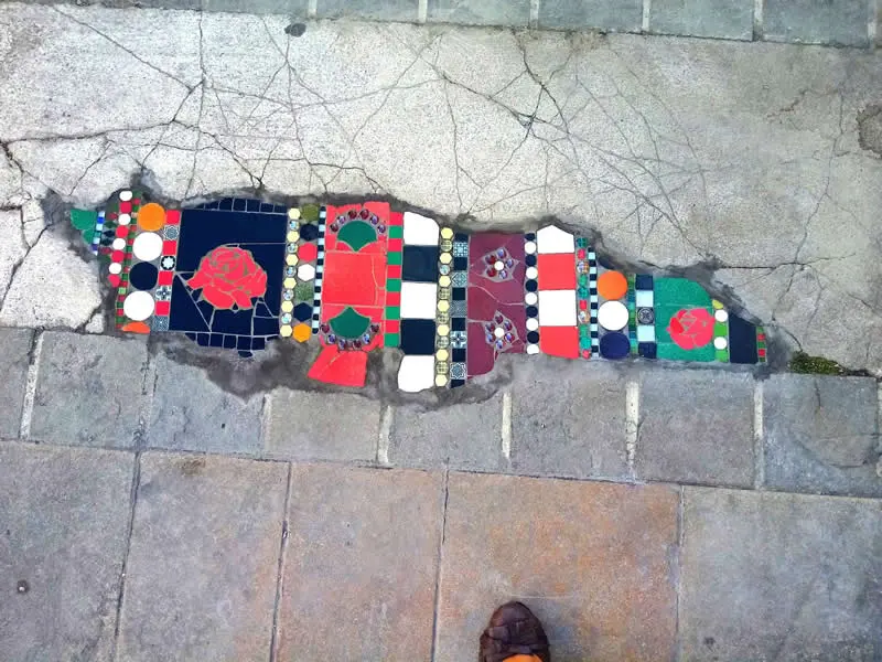 Mosaic flowers to adorn your sidewalk