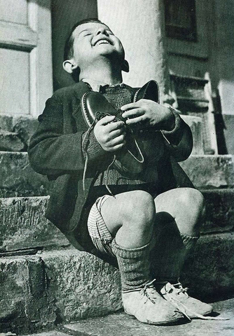 40 Historic Photos That Will Completely Change How You See the Past 48 Six-year-old Austrian boy “Werfel” receiving a new pair of shoes at the Am Himmel orphanage, donated by the Junior Red Cross in America. Published in the LIFE Magazine in 1946, photo by Gerald Waller.