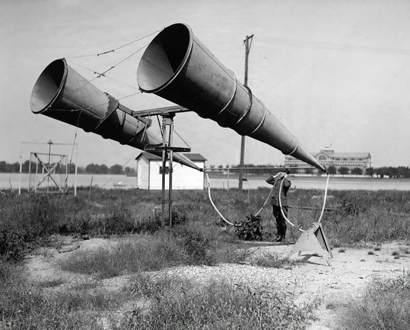40 Historic Photos That Will Completely Change How You See the Past 52 Aircraft detection device before radar. (Bolling Field, USA, 1921)