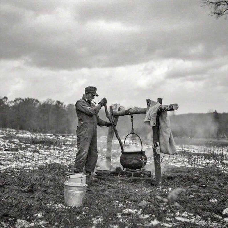 40 Historic Photos That Will Completely Change How You See the Past 59 Cooking hot soup. Garrett County, Maryland. Photo by Arthur Rothstein, October 1936.