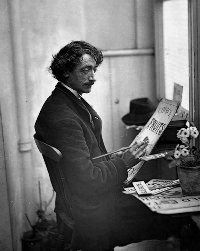 40 Historic Photos That Will Completely Change How You See the Past 75 A sign creator at work in his studio, London, 1877.