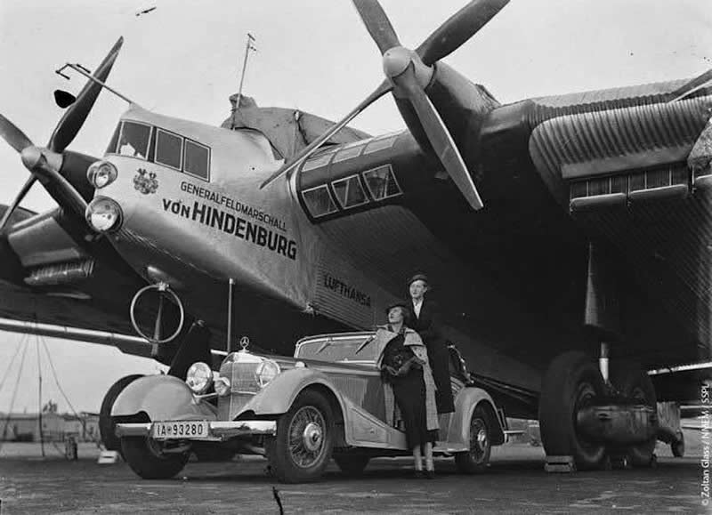 40 Historic Photos That Will Completely Change How You See the Past 82 Junkers G38, circa 1930. The aircraft featured passenger cabins in the leading edges of its wings. Two examples were constructed in Germany and both aircraft flew as a commercial transport within Europe.