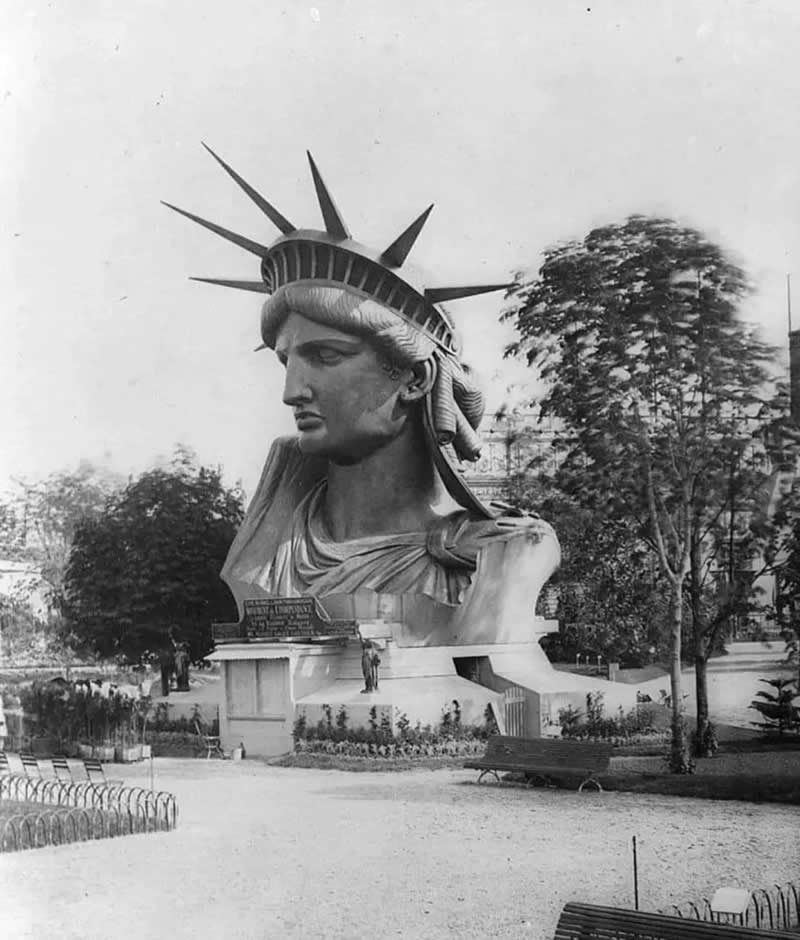 The Statue of Liberty just arrived in New York in 1885