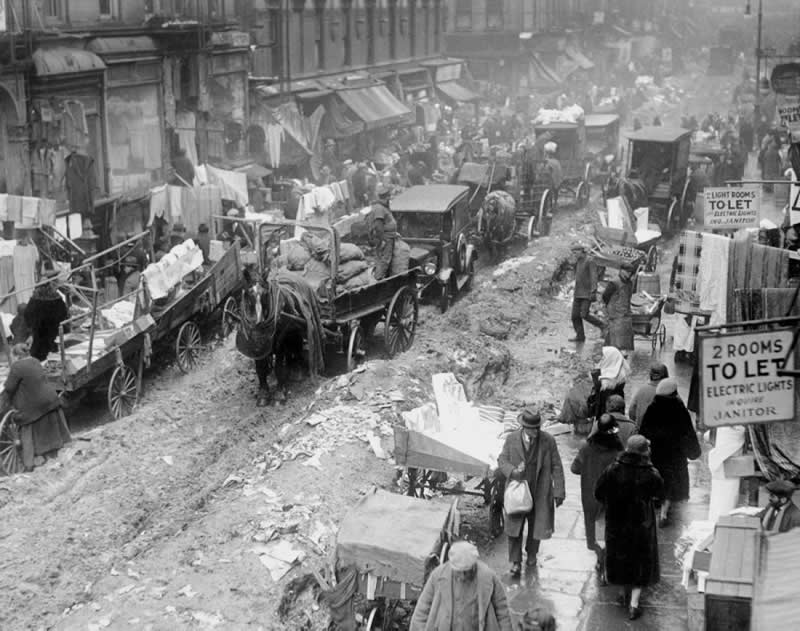 1926. A tough route to traverse along Orchard Street, Lower East Side Manhattan.