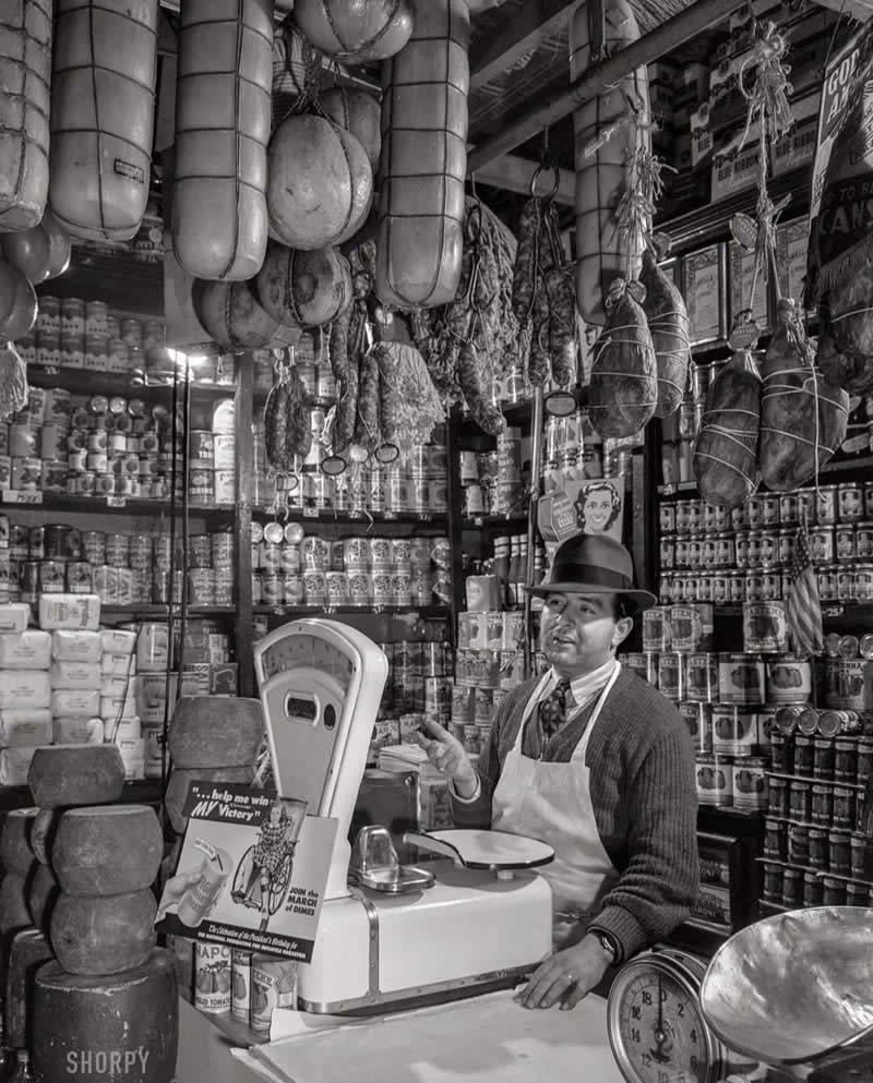 Italian grocery store 1943