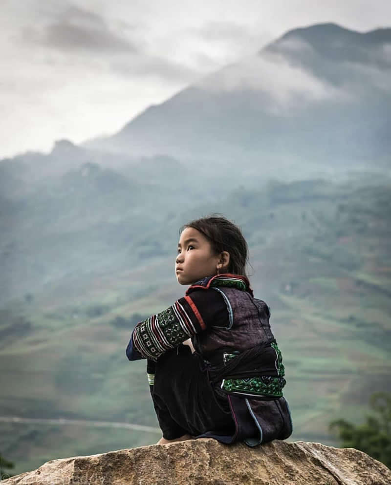 Hill Tribe Girl Standing On Hill Side, Sa Pa, Lao Cai, Vietnam: Photography by Martin Puddy - Simple is Beautiful in Photography
