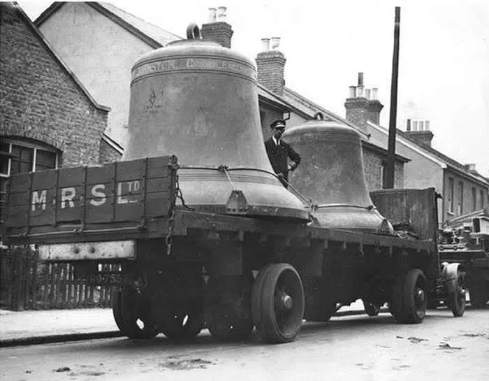 The bells for the University of Chicago's chapel leaving the foundry in England where they were manufactured (1932).
