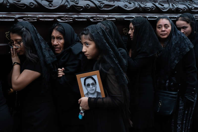 Carrying the Sacred by Bart rubik - Urban Photo Awards 2026 People Fianlists
