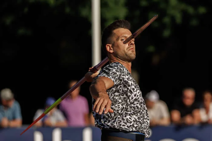 Look Twice! 40 Confusing Perspective Photos That Will Trick Your Eyes 49 Estonian javelin thrower Magnus Kirt impaling himself - Confusing Perspective Photos