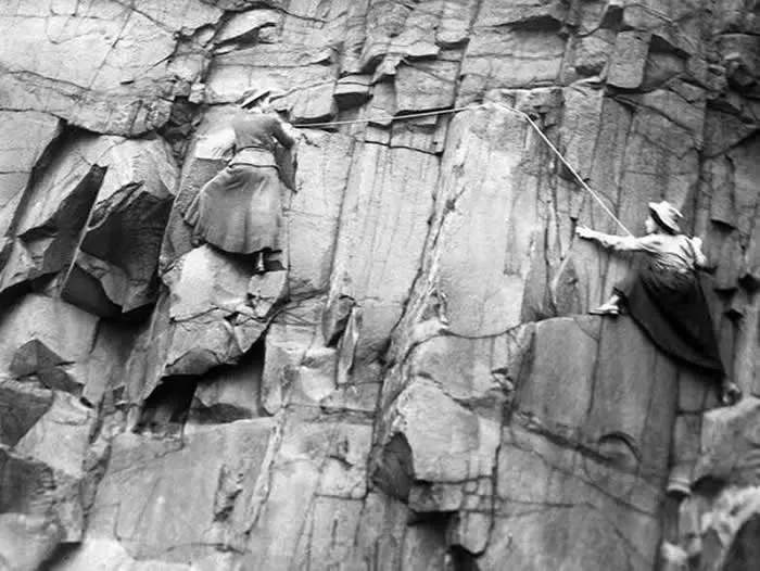 Members of the Edinburgh Ladies&rsquo; Climbing Club, circa 1908. This photo shows Lucy Smith and Pauline Ranken climbing on Salisbury Crags in Edinburgh. (Photo by Historical Photos of Women&rsquo;s Stories)