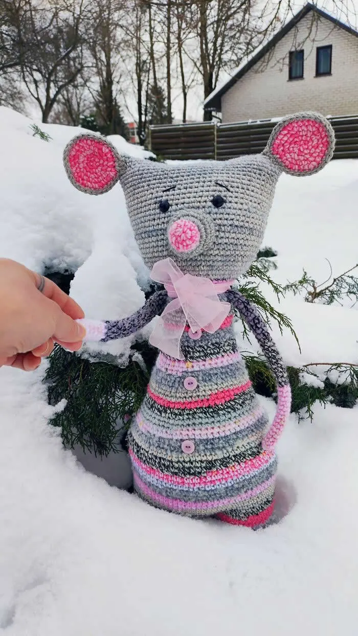 Adorable Creatures Crafted Entirely From Leftover Yarn by Violeta Vasileviciute-Pociene