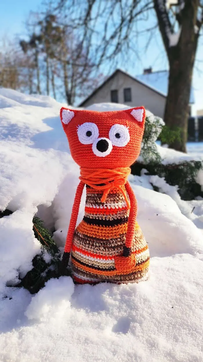 Adorable Creatures Crafted Entirely From Leftover Yarn by Violeta Vasileviciute-Pociene