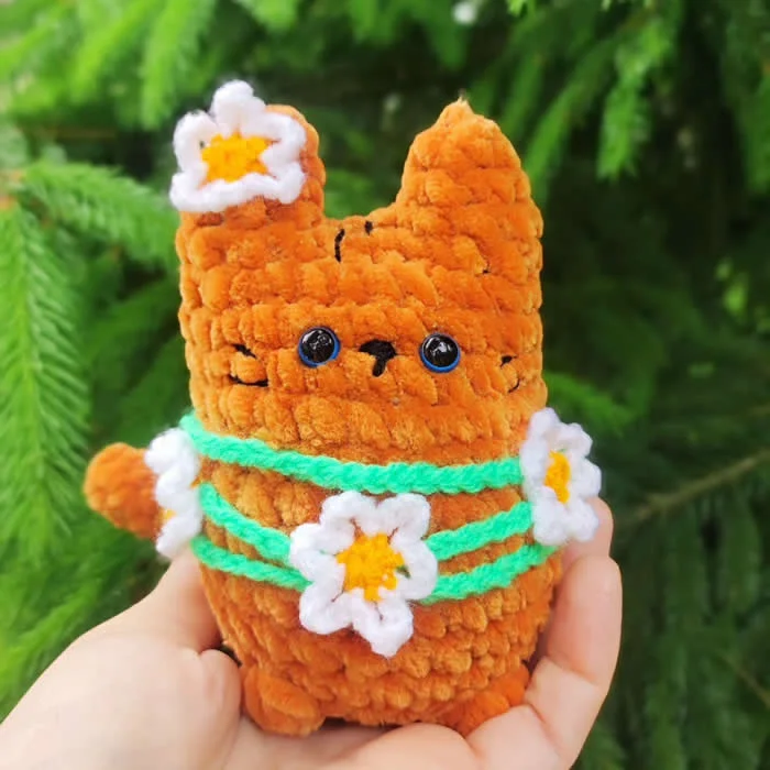 Adorable Creatures Crafted Entirely From Leftover Yarn by Violeta Vasileviciute-Pociene