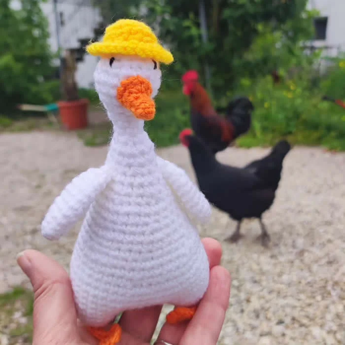Adorable Creatures Crafted Entirely From Leftover Yarn by Violeta Vasileviciute-Pociene