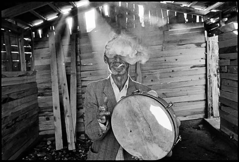 Nikos Economopoulos Master Photographer Who Found Poetry in Everyday Life