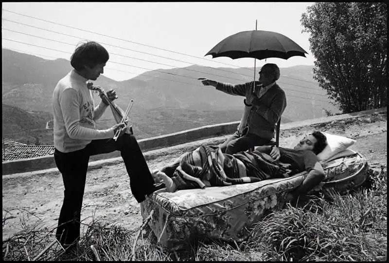 Nikos Economopoulos Master Photographer Who Found Poetry in Everyday Life