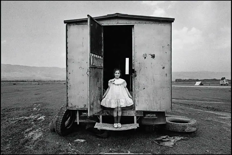 Nikos Economopoulos Master Photographer Who Found Poetry in Everyday Life