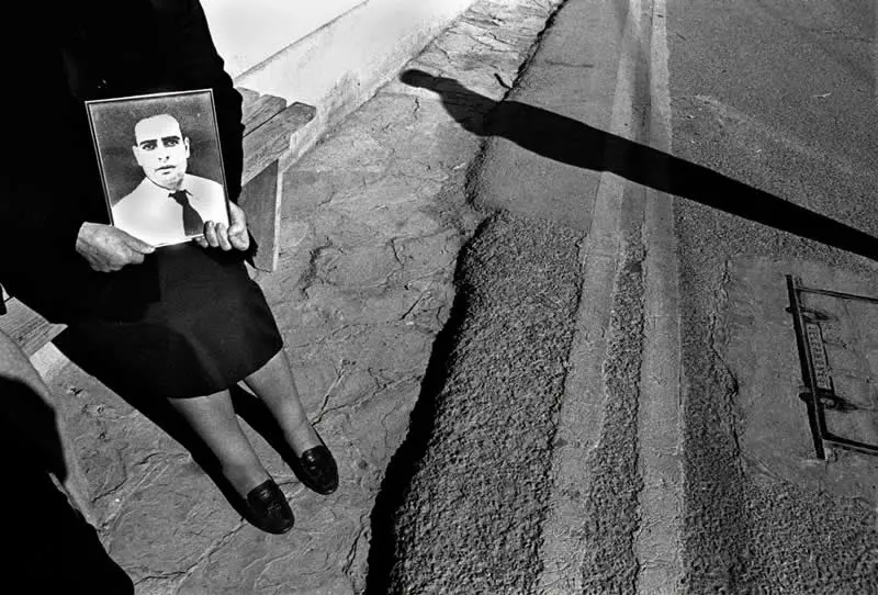 Nikos Economopoulos Master Photographer Who Found Poetry in Everyday Life