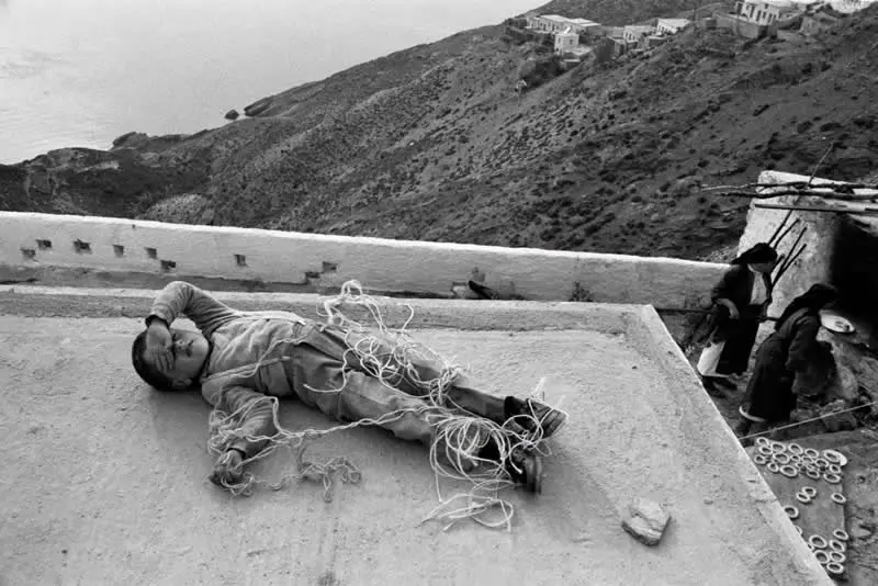 Nikos Economopoulos Master Photographer Who Found Poetry in Everyday Life