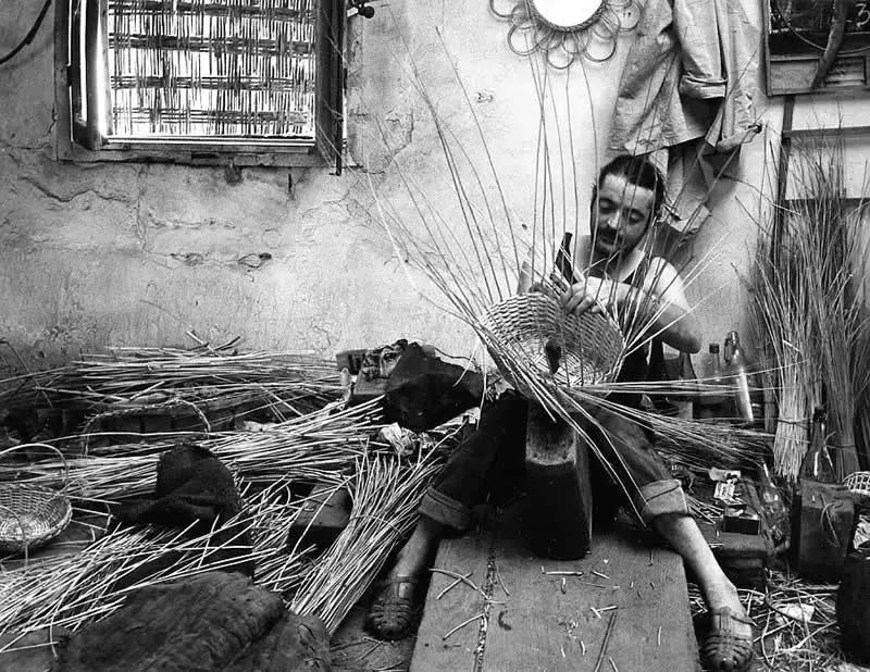 Robert Doisneau The Master Photographer Everyday Life Into Timeless Art