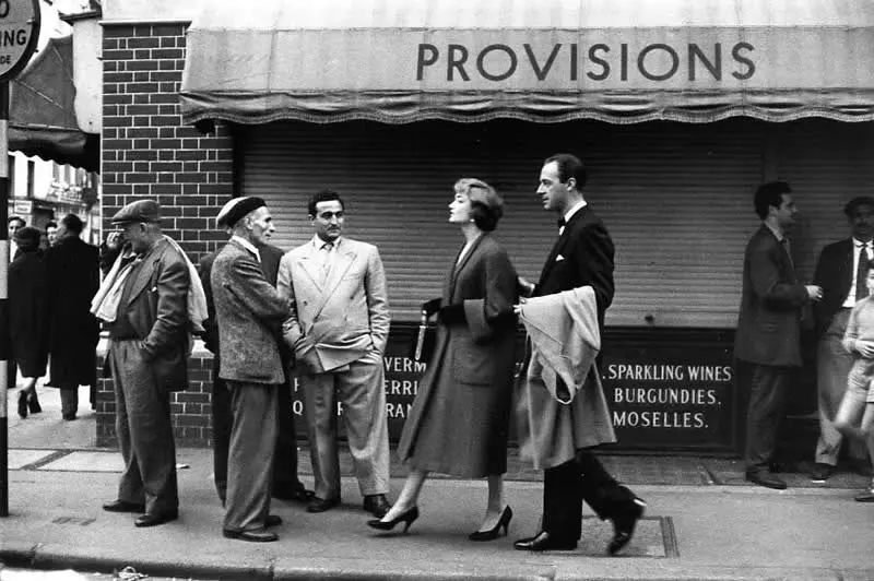 Robert Doisneau The Master Photographer Everyday Life Into Timeless Art