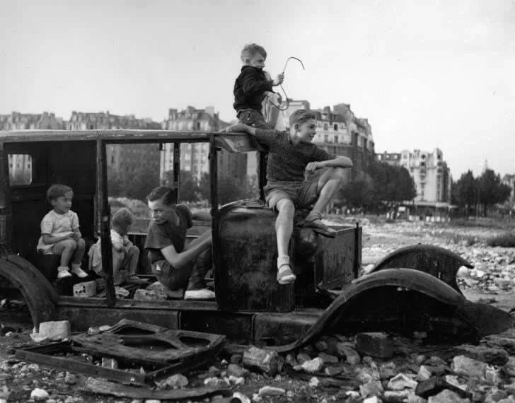 Robert Doisneau The Master Photographer Everyday Life Into Timeless Art
