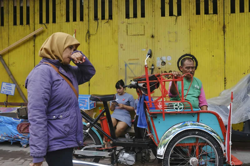 Indonesia Street Photography by Bimo Pradityo