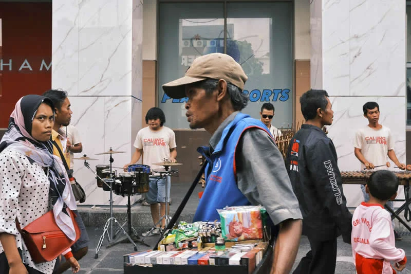 Indonesia Street Photography by Bimo Pradityo