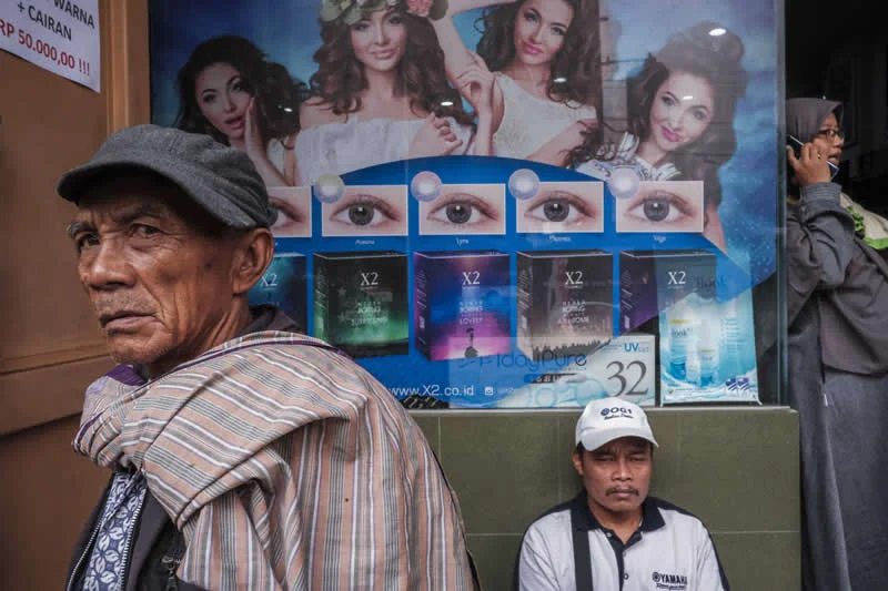 Indonesia Street Photography by Bimo Pradityo
