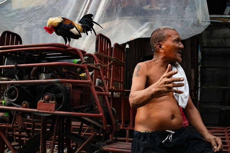 Capturing Humanity: Award-Winning Photographer France Leclerc Explores Life Around the World 58 Hanging out in Manila - Street and Documentary Photography by France Leclerc