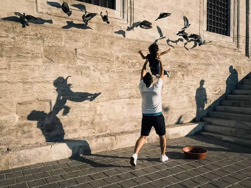 Street Photos Bursting With Shadows, Color and Timing