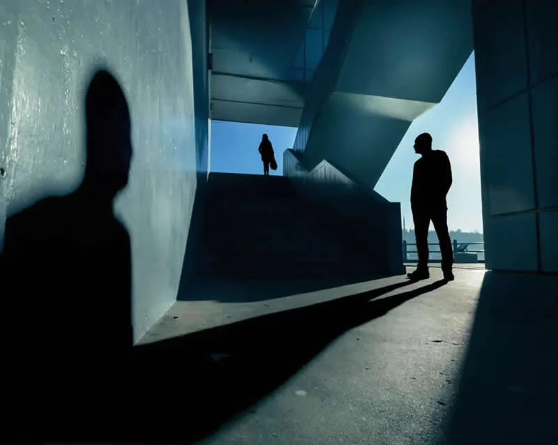 Street Photos Bursting With Shadows, Color and Timing