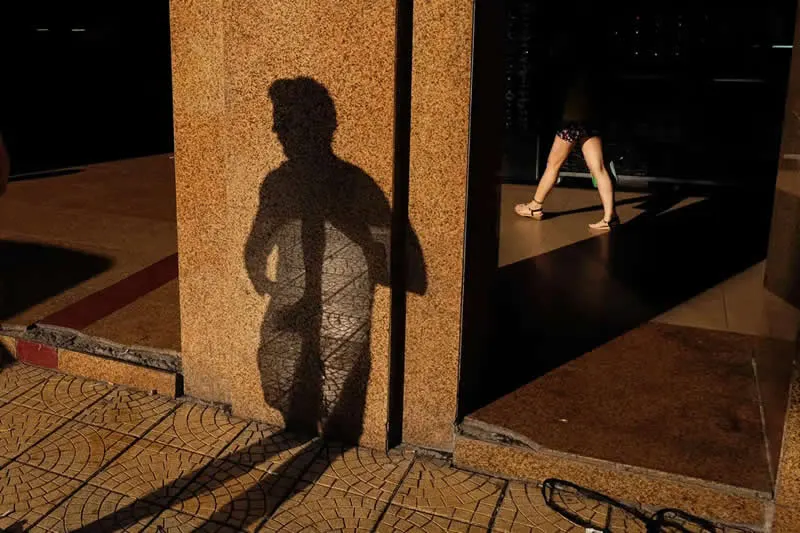 Street Photos Bursting With Shadows, Color and Timing